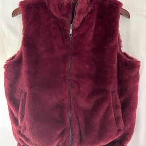 Women's Faux Fur Vest - Burgundy